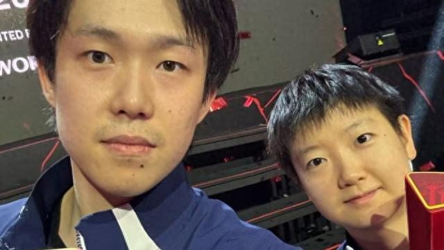 中国官网-WTT新加坡大满贯：王楚钦孙颖莎单打登顶夺冠，不约而同谈到为何能满血回归|技战术|WTT大满贯|林昀儒|王曼昱|国乒_新浪体育_新浪新闻