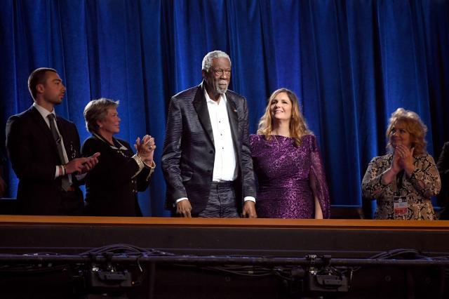 开元体育-埋藏在观众席上的丑陋：NBA球员遭遇的另一种攻击