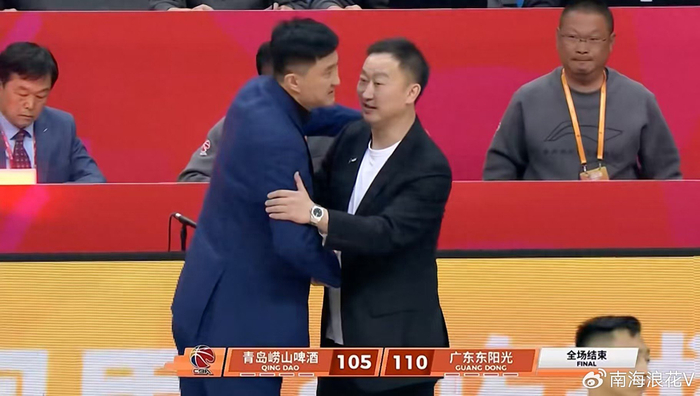 kaiyun中国-逆转青岛！仅打两分钟得到媒体和球迷怒赞：最后时刻盖帽和篮板立功了|广东队|黄明依|杜锋|青岛队|青岛市_新浪新闻